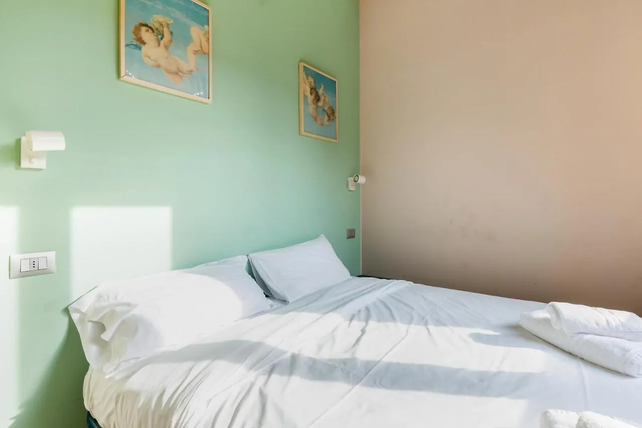 Апартаменты Garibaldi District Cosy Studio Милан 0*,  Италия